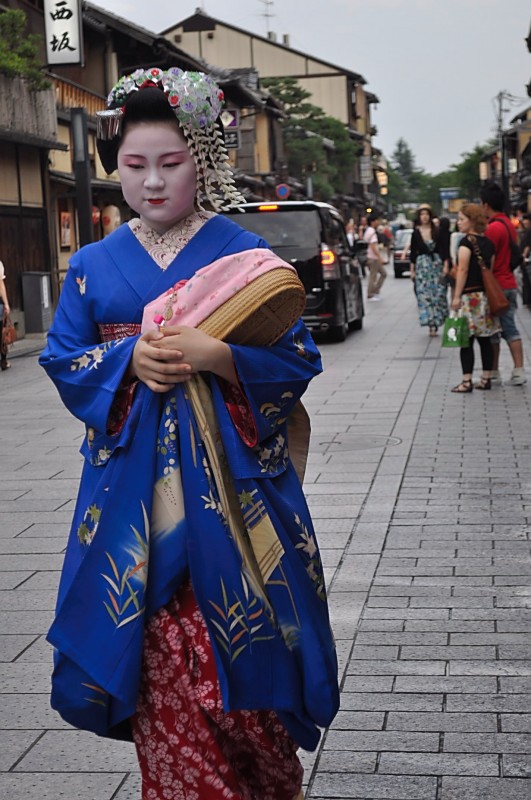 About Japan: A Teacher's Resource | Maiko (close-up) | Japan Society